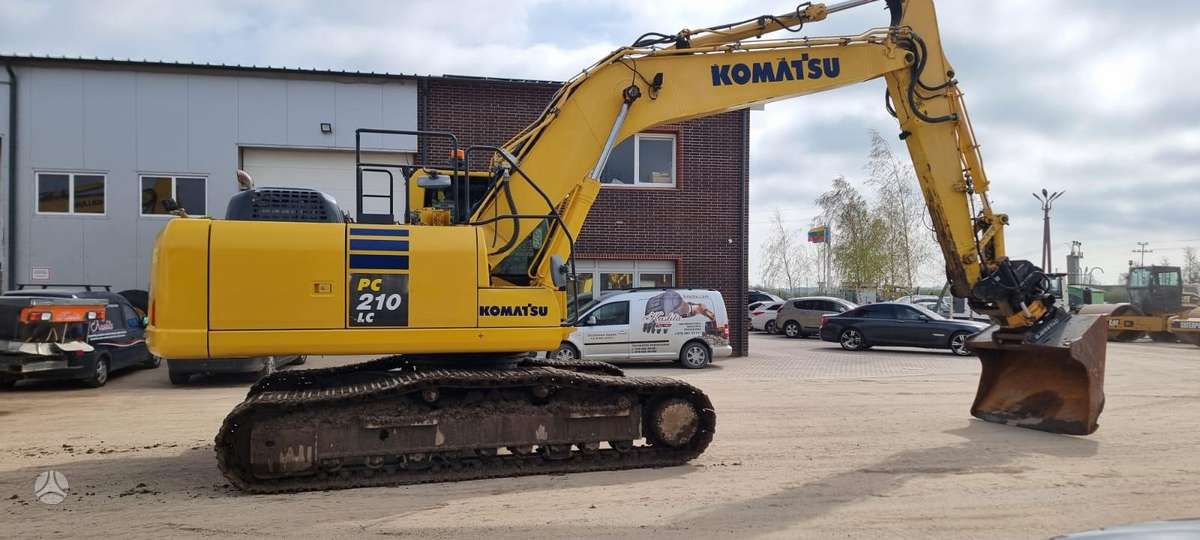 Komatsu PC210LC-10, ekskavatori