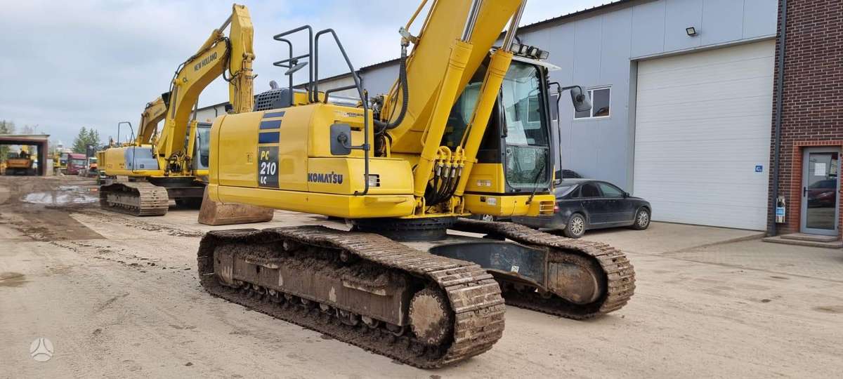 Komatsu PC210LC-10, ekskavatori