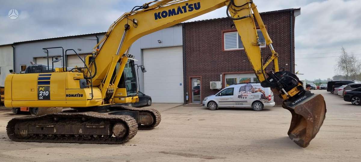 Komatsu PC210LC-10, ekskavatori