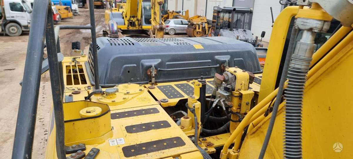 Komatsu PC210LC-10, ekskavatoriai