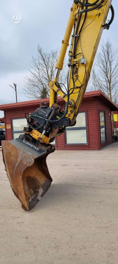 Komatsu PC210LC-10, ekskavatori