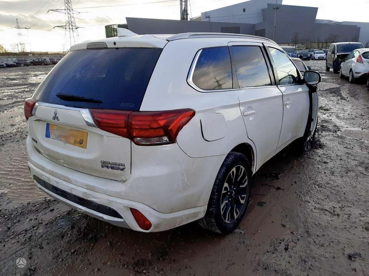 Mitsubishi Outlander, Y61