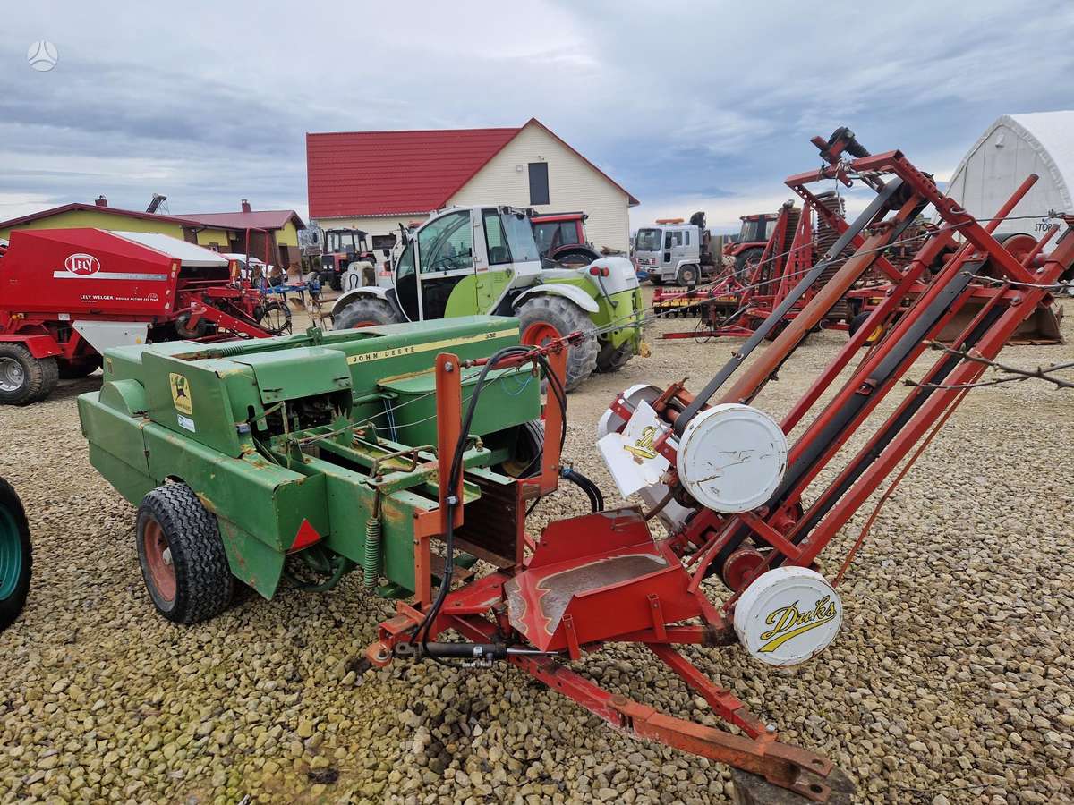John Deere 332, balers