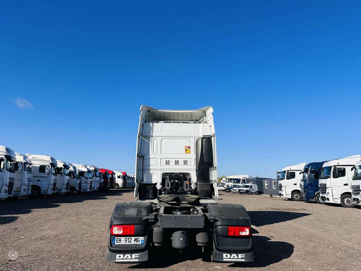 DAF XF 106.460 Space Cab, double sleeper