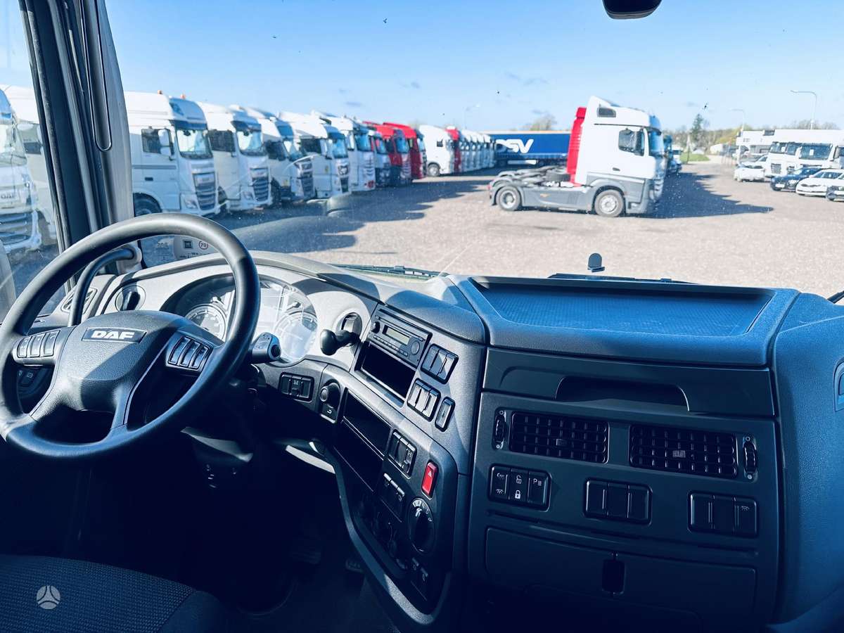 DAF XF 106.460 Space Cab, double sleeper