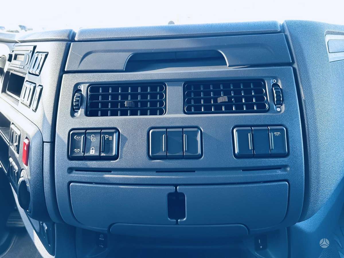 DAF XF 106.460 Space Cab, double sleeper