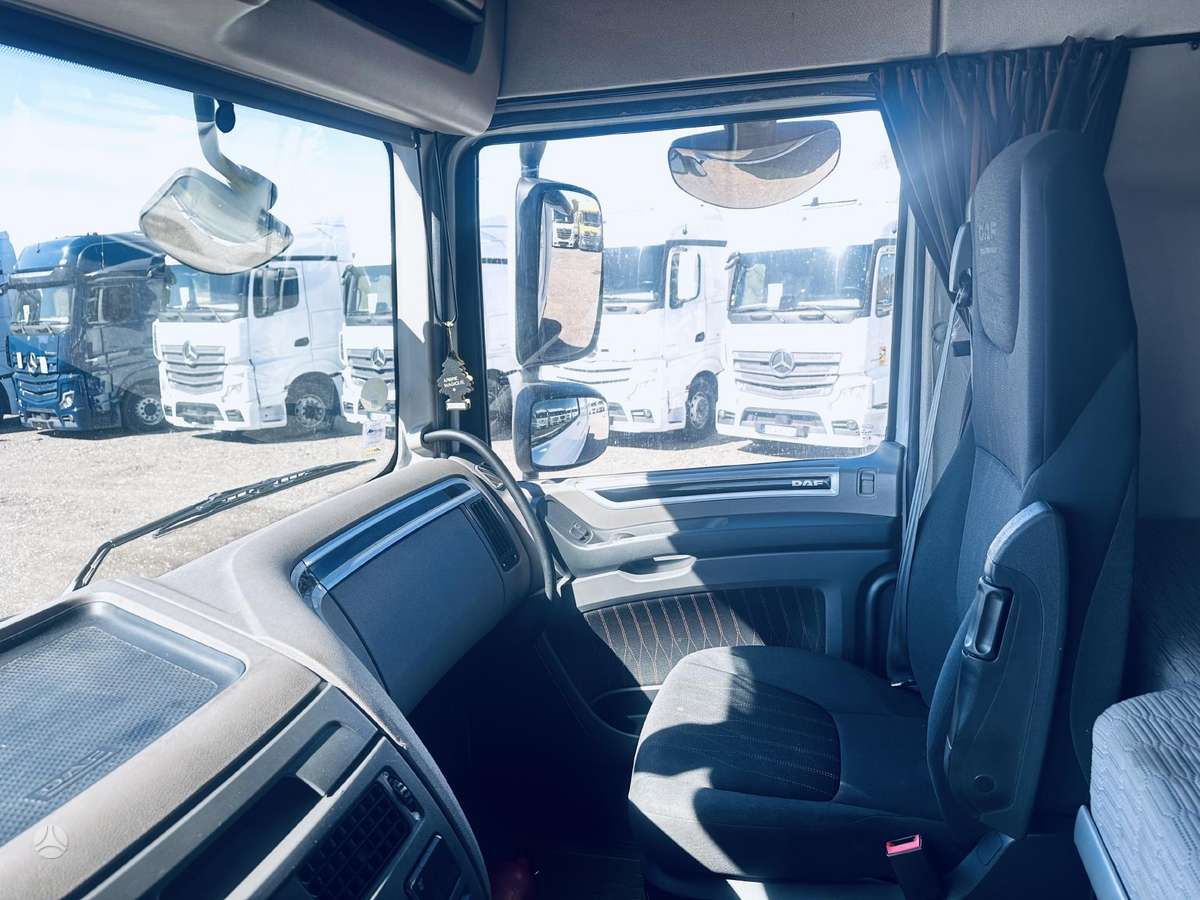 DAF XF 106.480 Space Cab, double sleeper