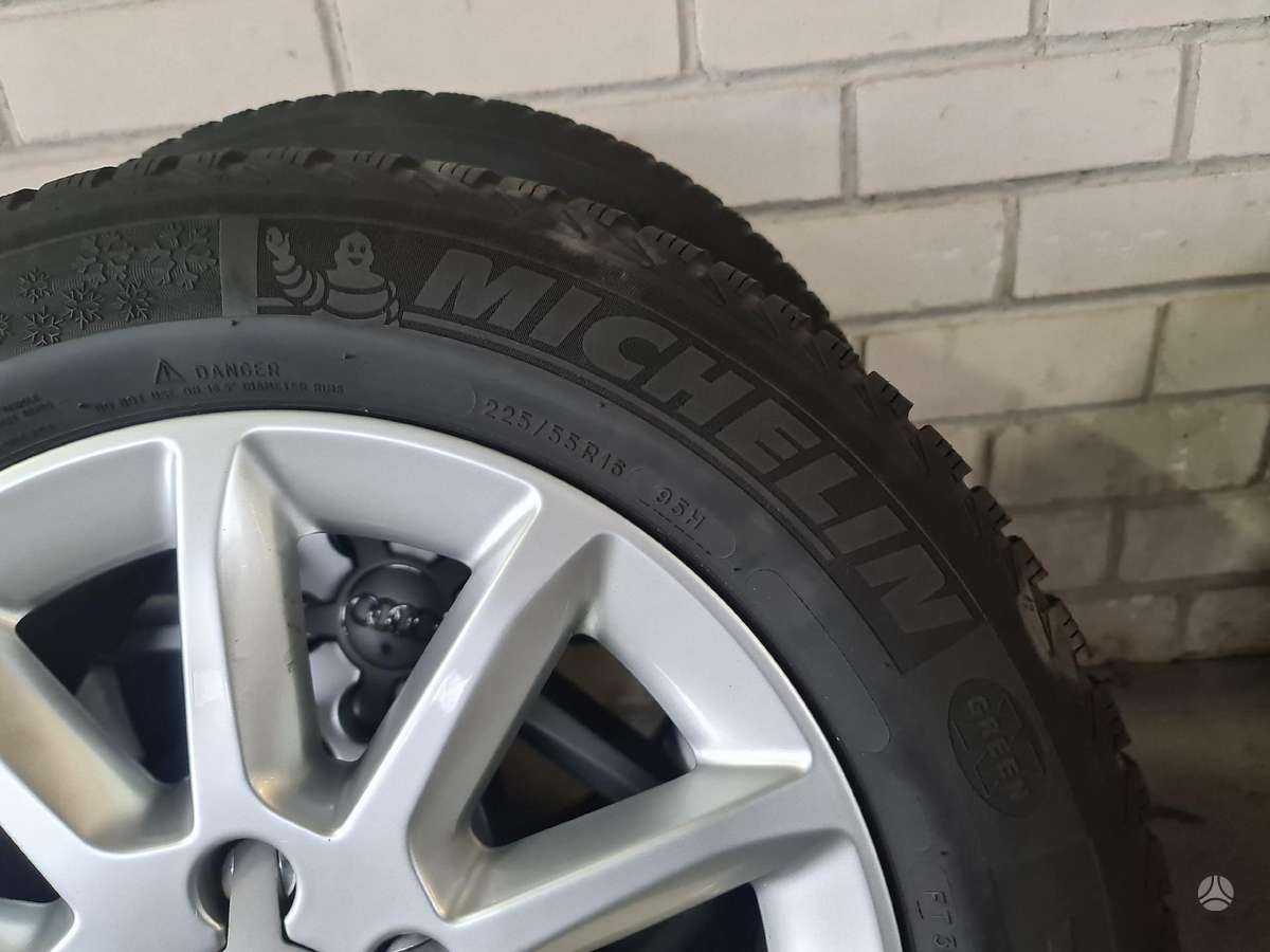 Audi A4, lengvojo lydinio, R16