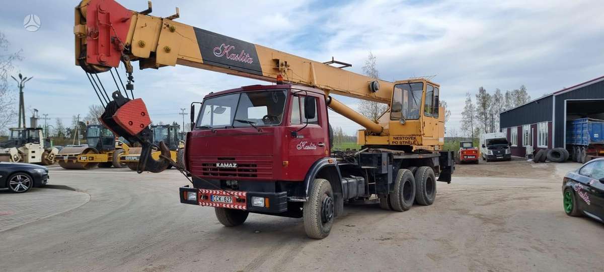 Kamaz 25 T, crane
