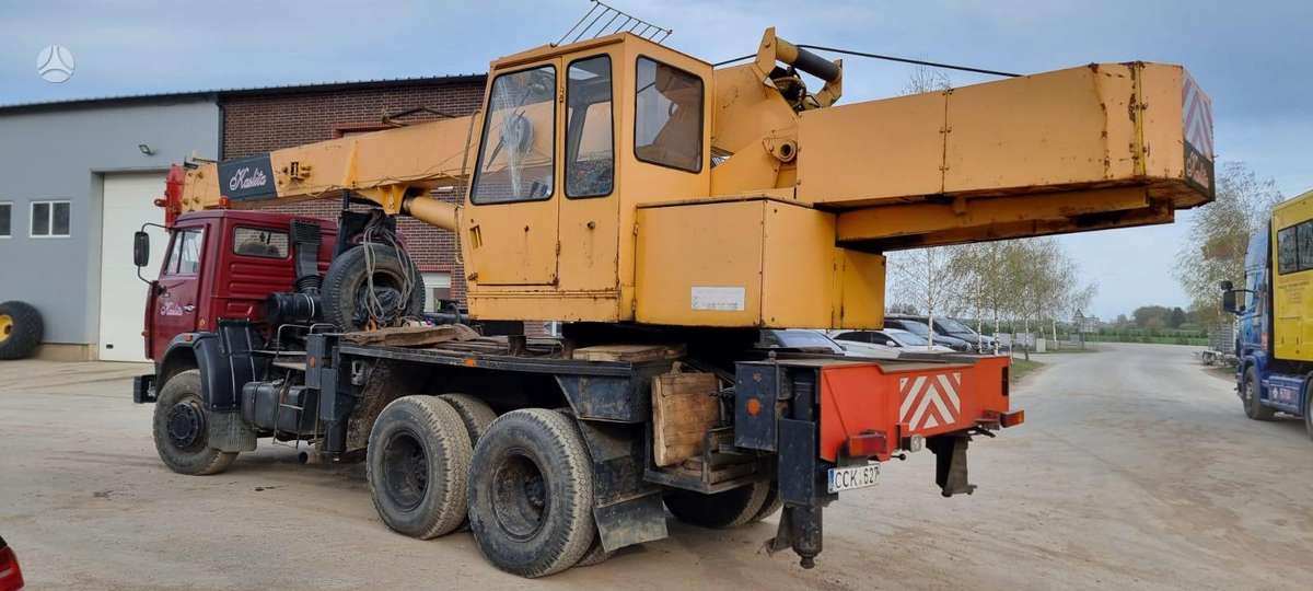 Kamaz 25 T, kranai