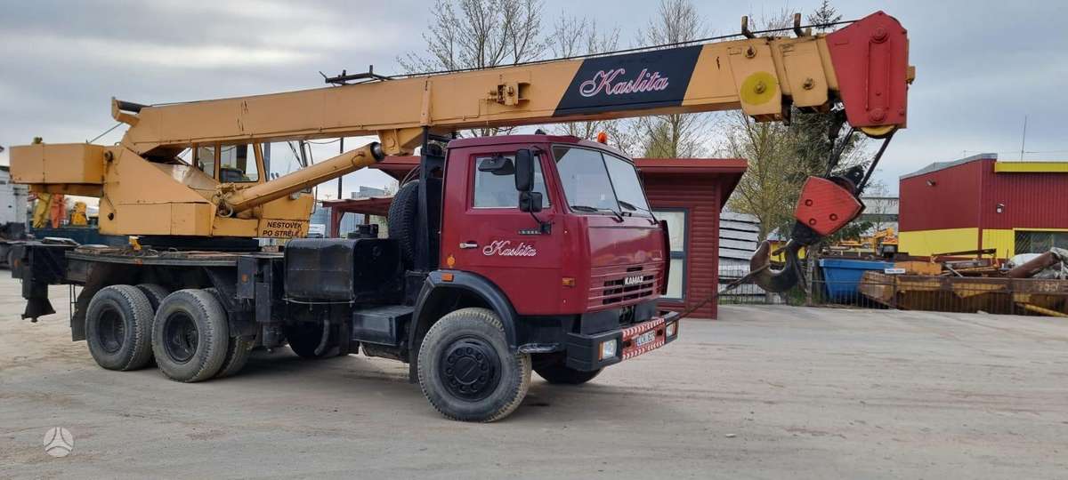 Kamaz 25 T, kranai