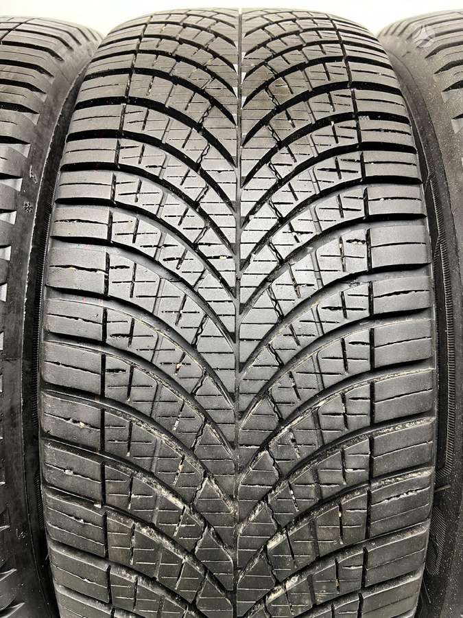 Goodyear Vector4S Cargo MO-V 2022m, всесезонные 225/55 R17
