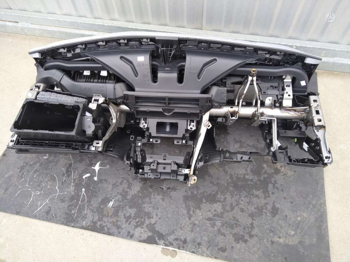 Peugeot 2008 dangtis (priekinis, galinis)