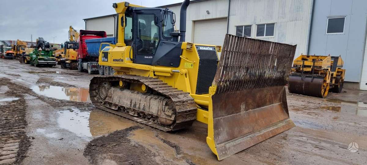 Komatsu D61 EX-15EO, buldozeri