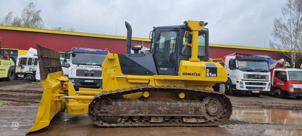 Komatsu D61 EX-15EO, buldozeri