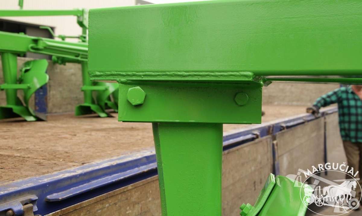 Farmostal Su 35 cm užgriebio pločiu, плуги