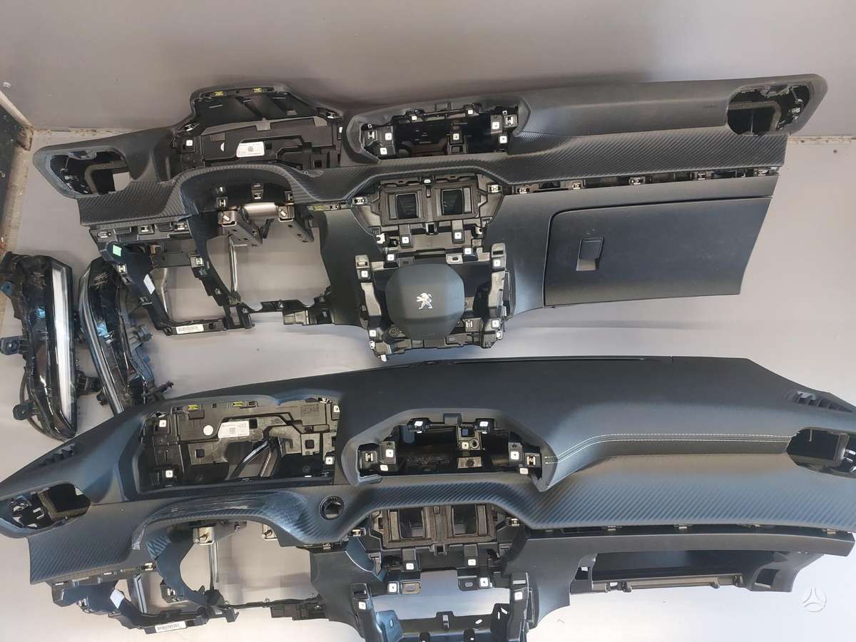 Peugeot 2008 детали кузова