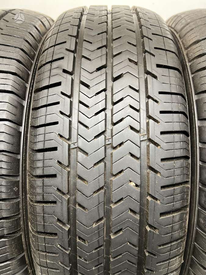 Michelin Agilis 2022m, летние 215/60 R17