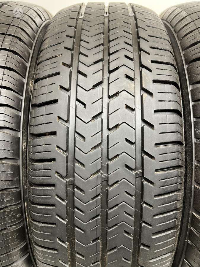 Michelin Agilis 2022m, летние 215/60 R17