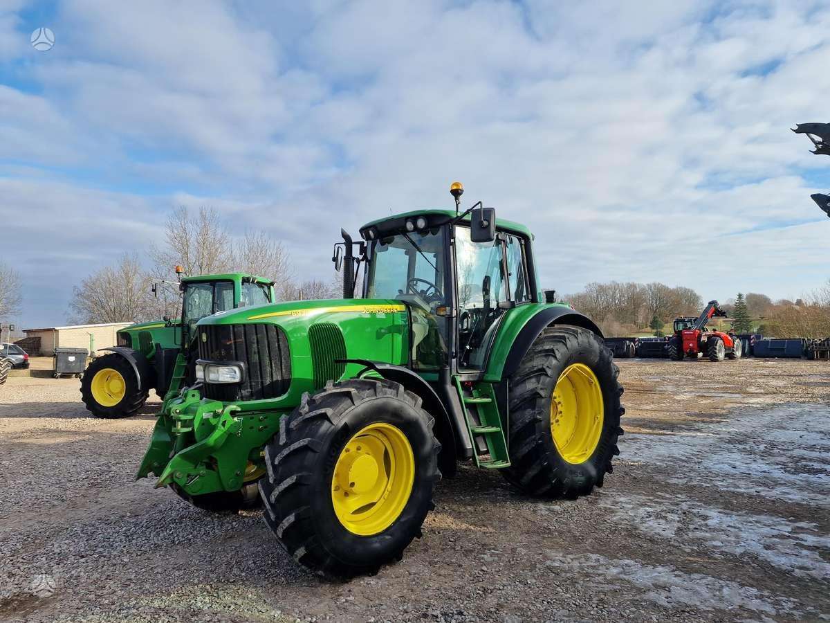 John Deere John Deere 6920, tractors