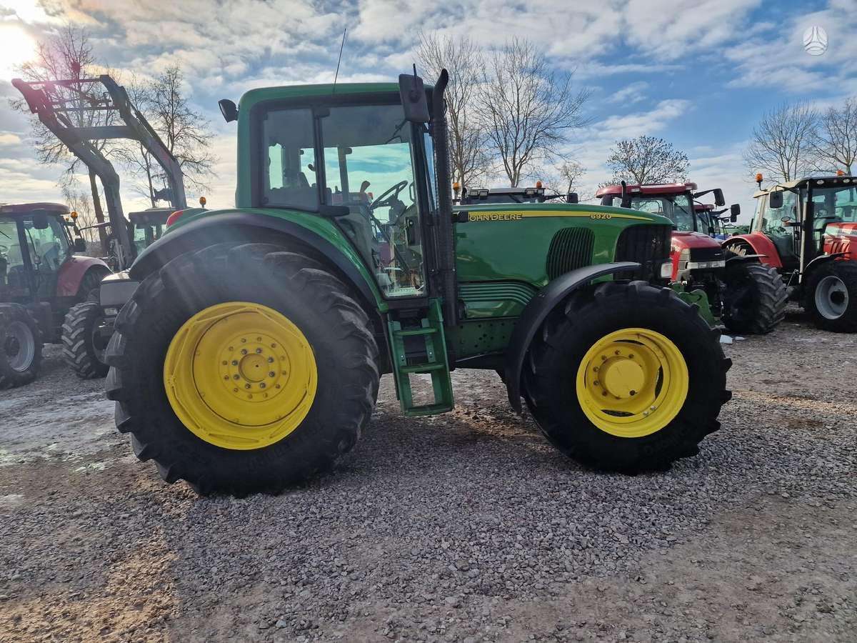 John Deere John Deere 6920, tractors