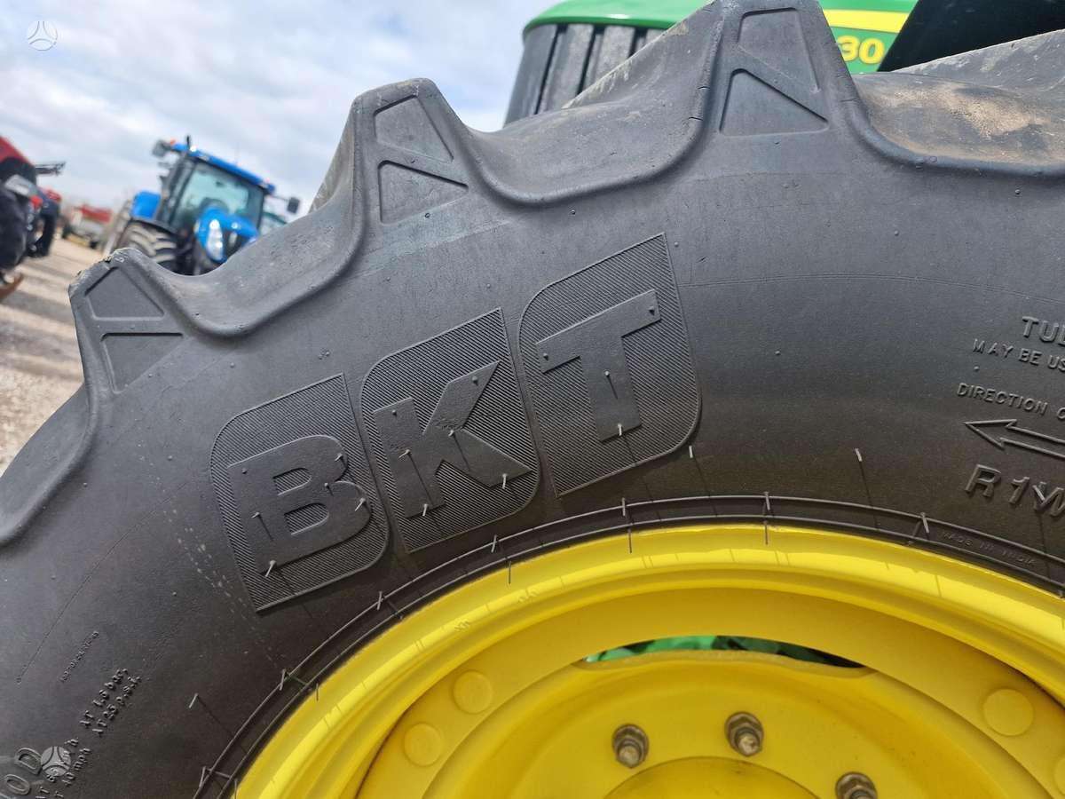 John Deere John Deere 6930 Premium, tractors