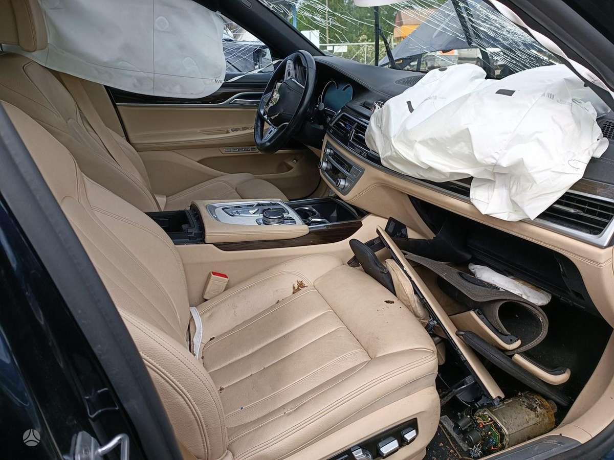 BMW 740