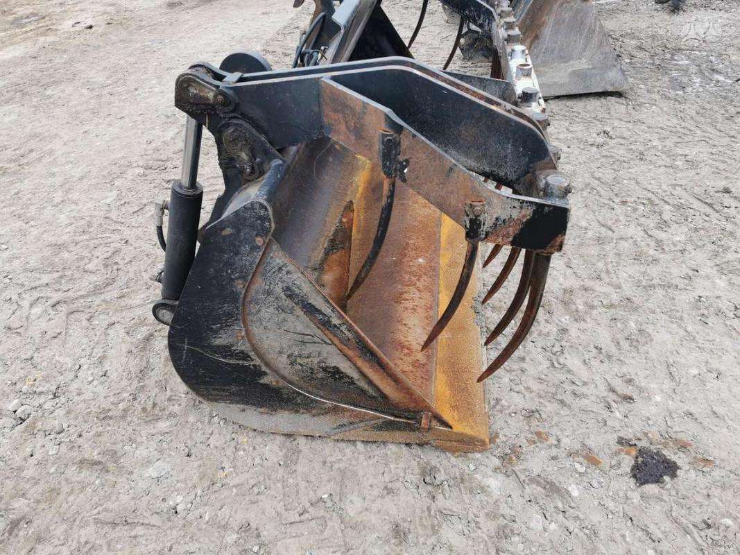 JCB Q-FIT, kausi