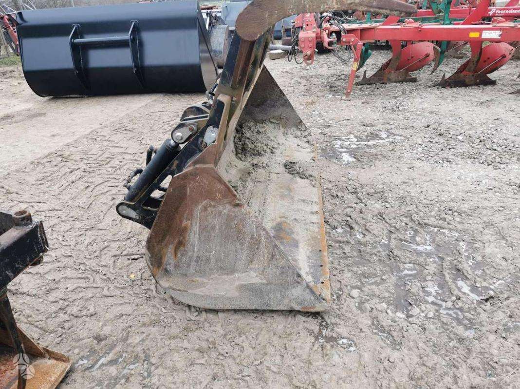 JCB Q-FIT, kausi