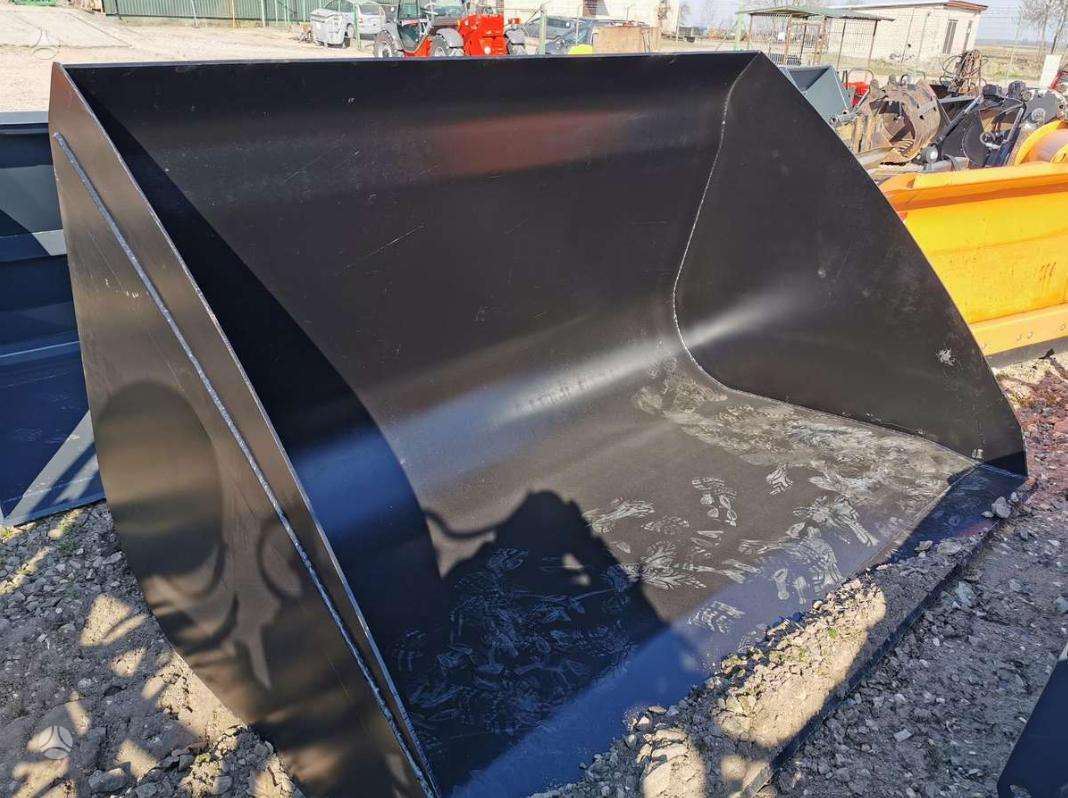 Manitou 3m3, buckets