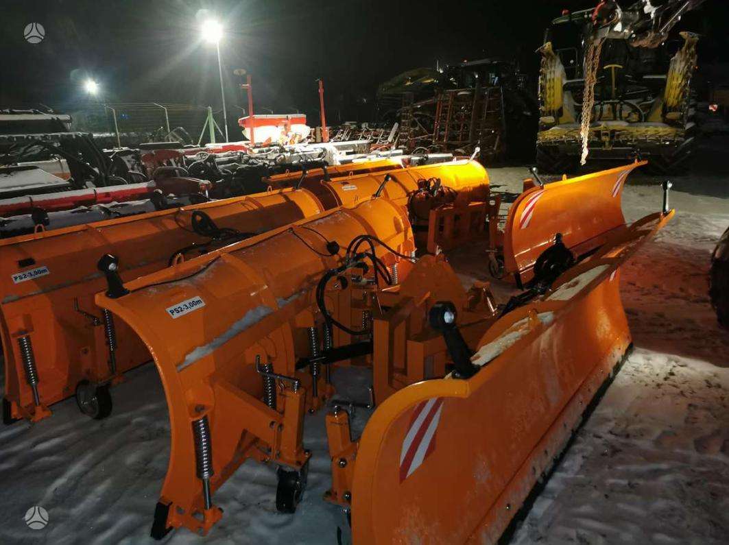 P & H 3.4m, snow plows