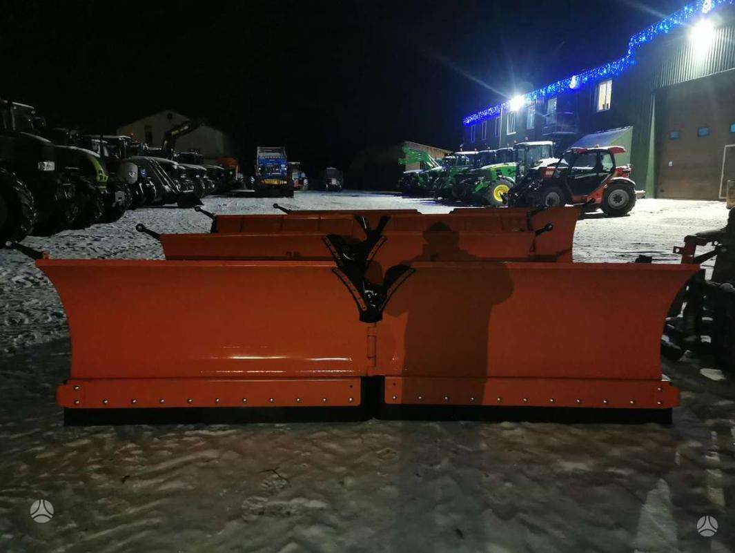 P & H 3.4m, snow plows