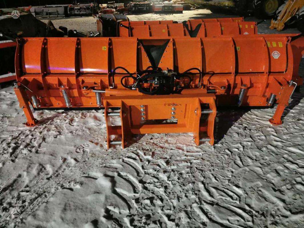 P & H 3.4m, snow plows