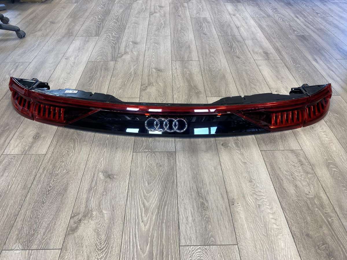 Audi Q8 lights