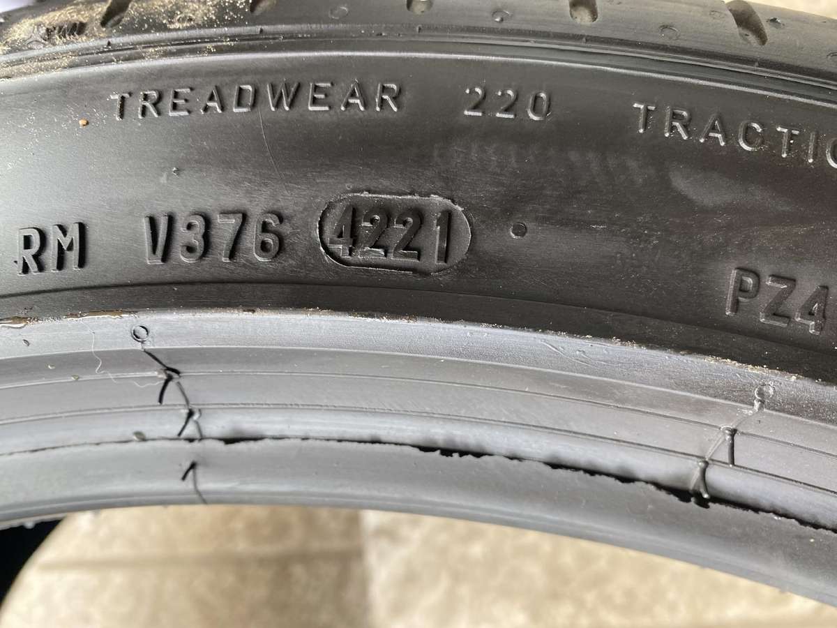 Pirelli P zero pz4, summer 255/40 R21