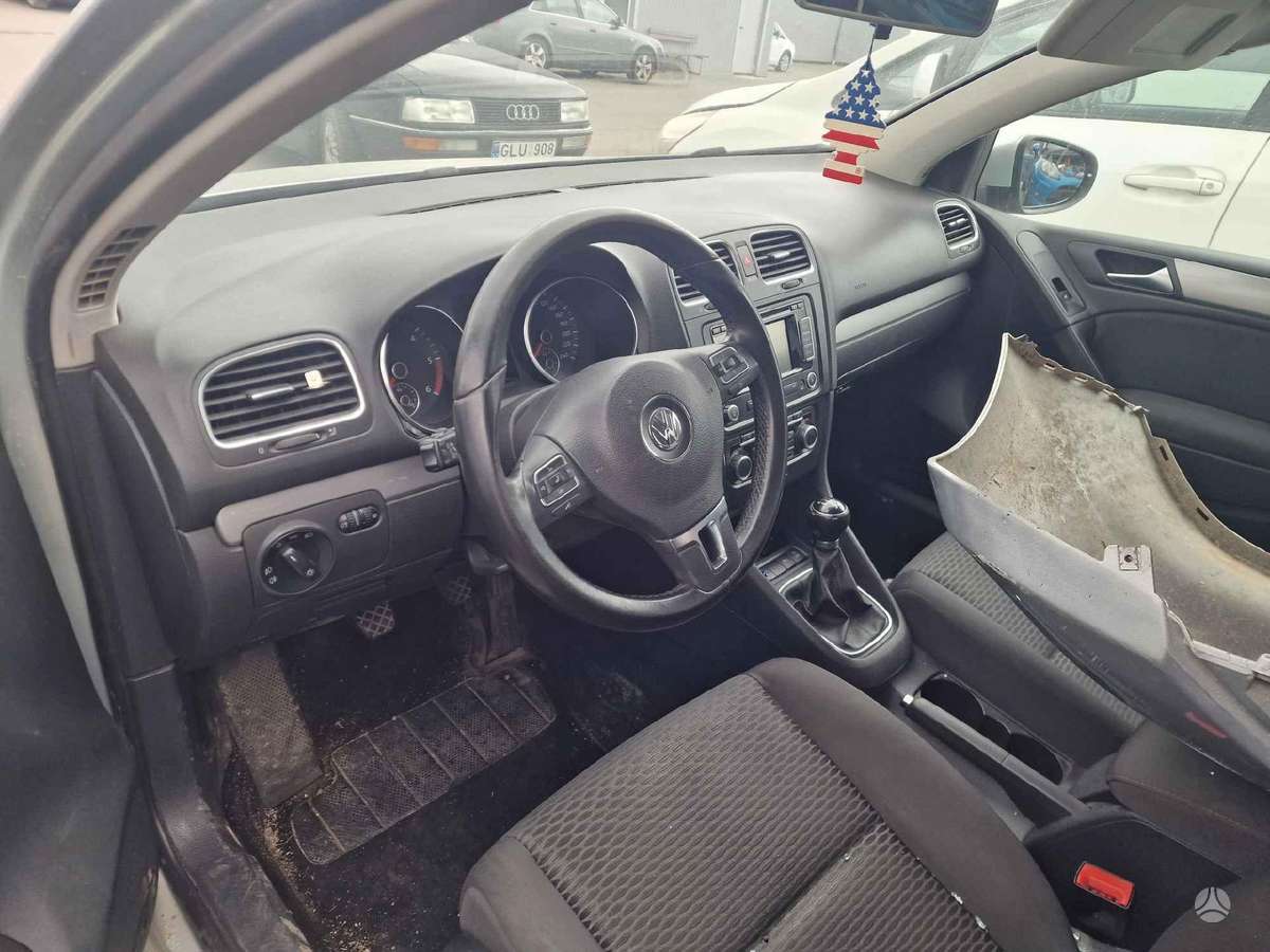 Volkswagen Golf dalimis