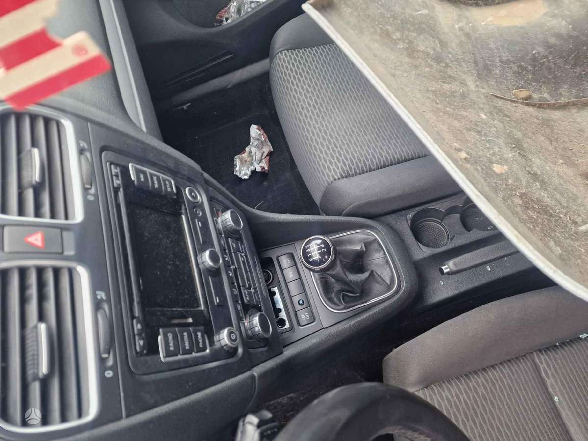 Volkswagen Golf dalimis