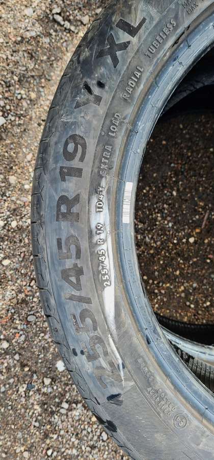 Continental, vasaras 255/45 R19