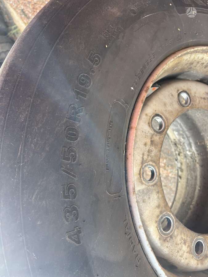 Pirelli, all-season 265/70 R19
