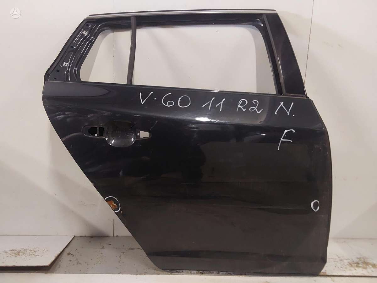Volvo V60 dalimis