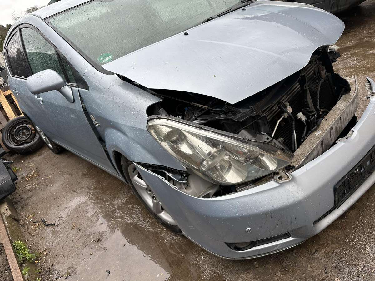 Toyota Corolla Verso D cat dalis siunčiam