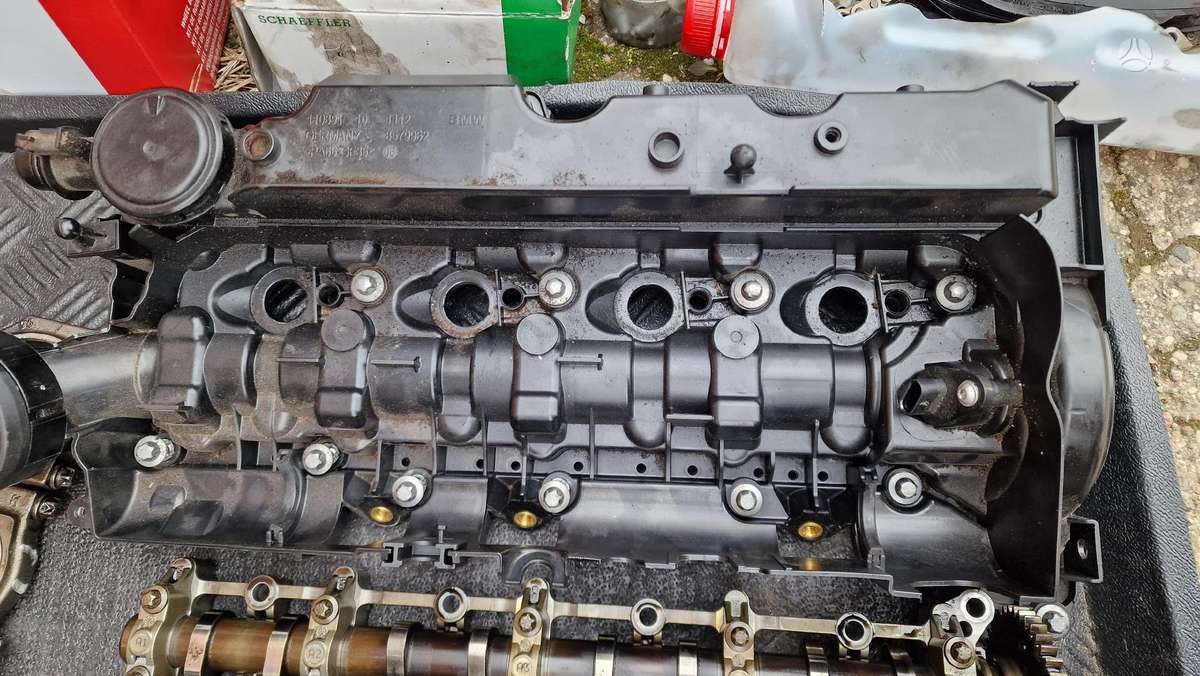 BMW 320, B47D20b, pistons, engine block, cylinder head