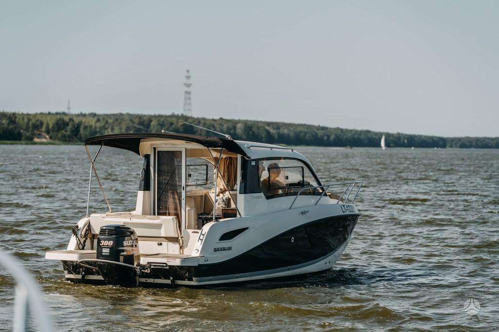 Quicksilver Active 755 Weekend, motor boat
