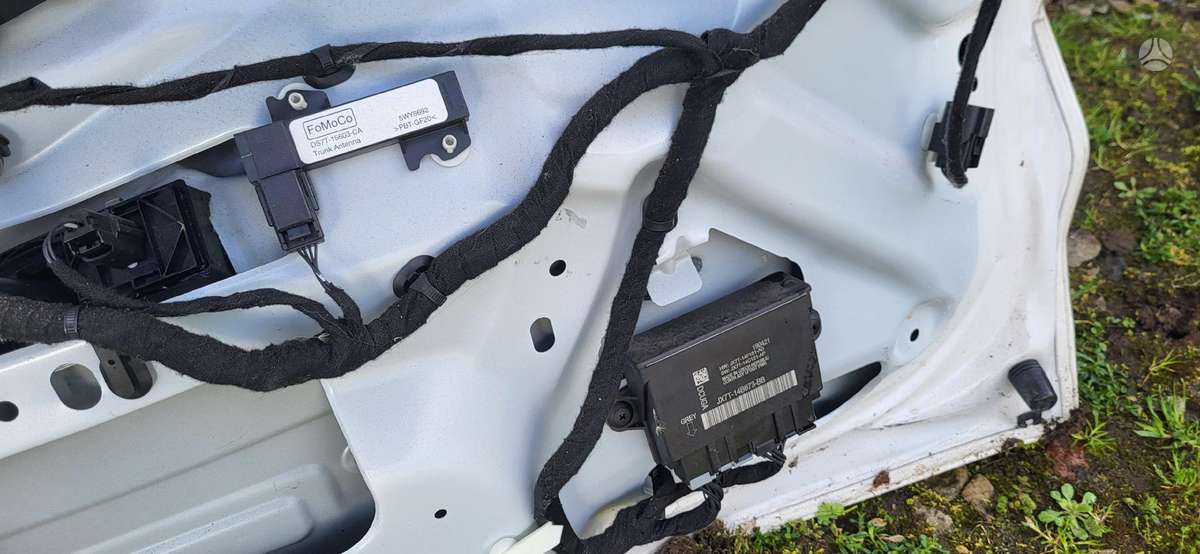 Ford Kuga dangtis (priekinis, galinis)
