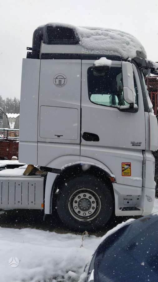 Mercedes-Benz Actros 1845, double sleeper