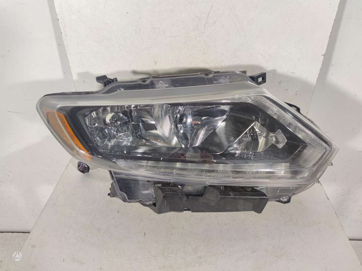 Nissan X-Trail žibintai