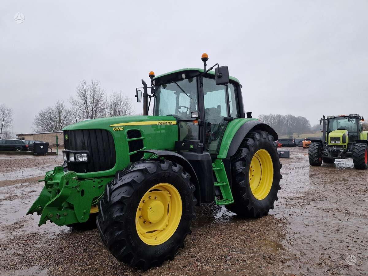 John Deere John Deere 6830, tractors