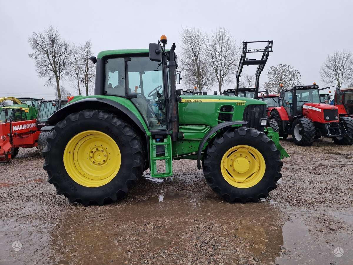 John Deere John Deere 6830, tractors