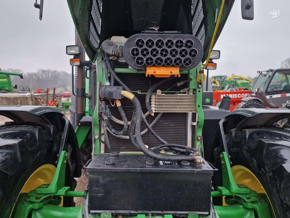 John Deere John Deere 6830, tractors