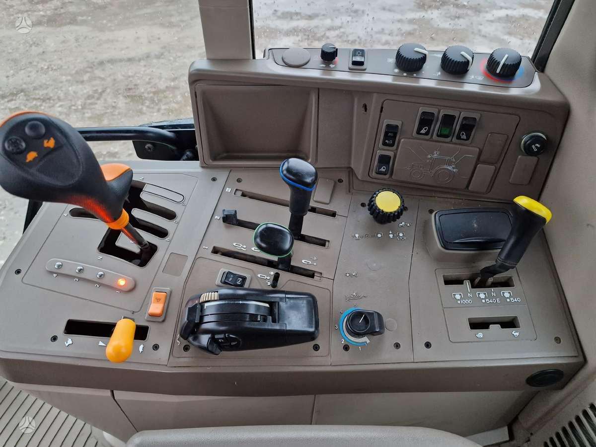 John Deere John Deere 6830, тракторы